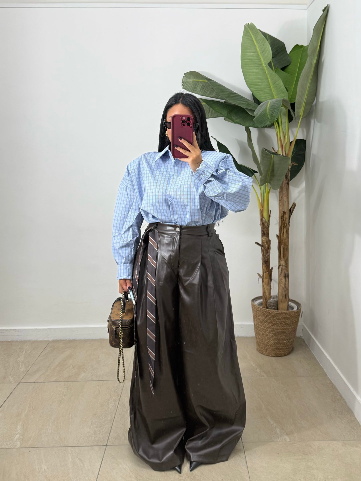 Pantalone in pelle con cravatta -44503