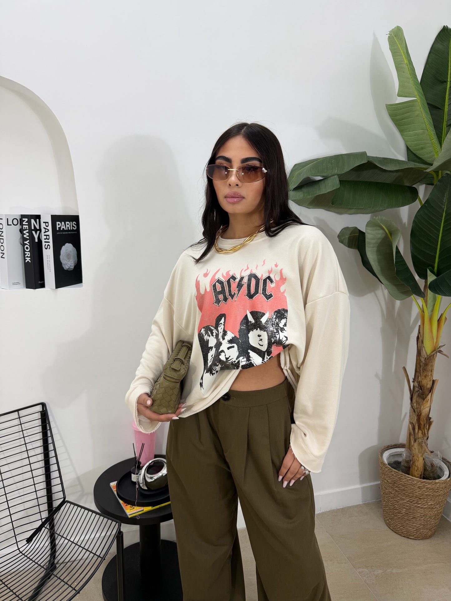 Felpa acdc crema -1686