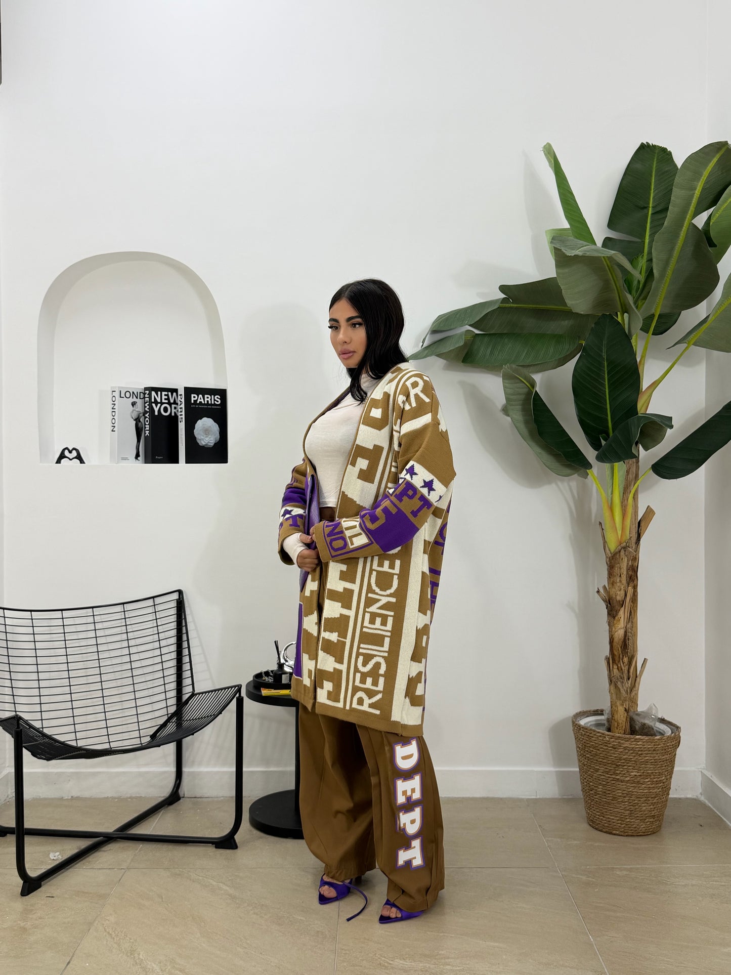 Set creatrive beige con cardigan