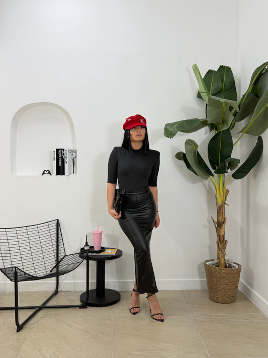 Loungette in pelle nera