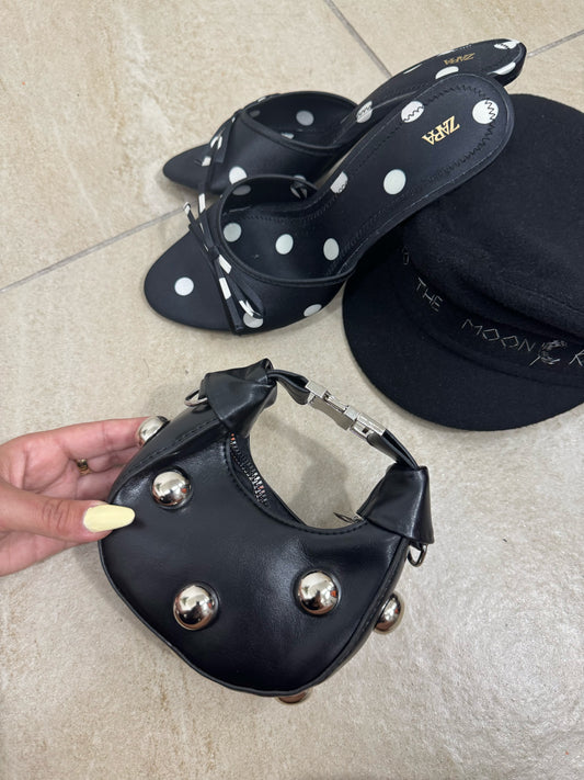 Mini bag borchiata nera