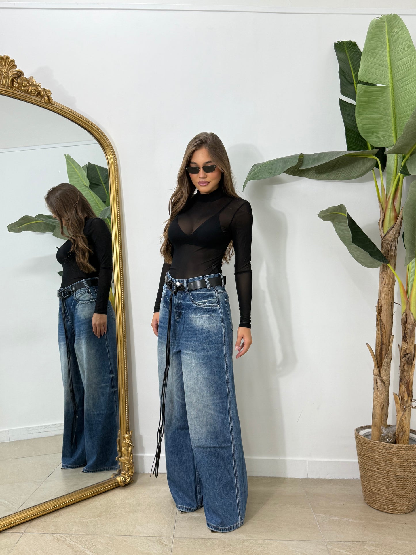 Jeans con cintura in pelle -652