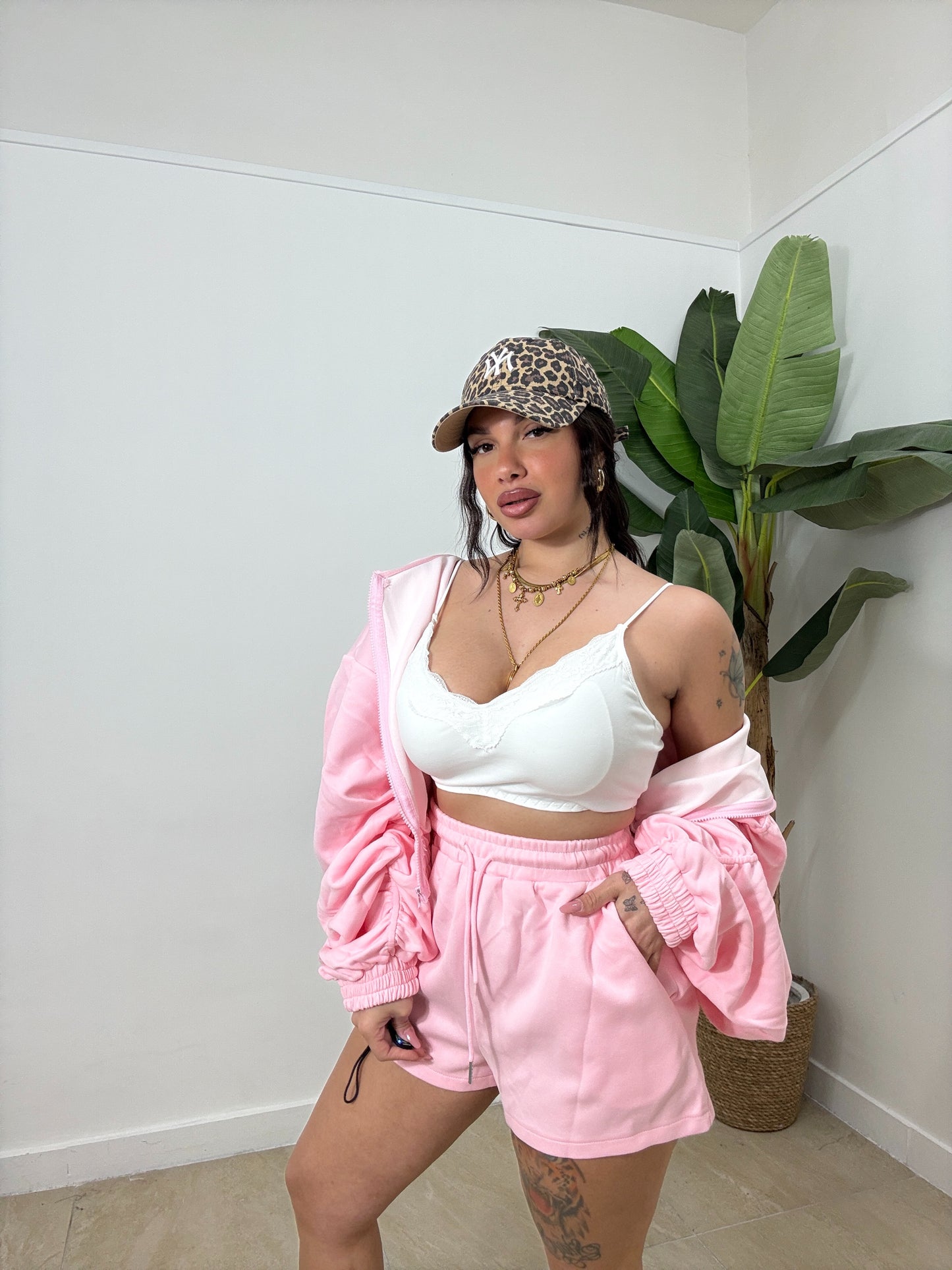 Top con pizzo bianco