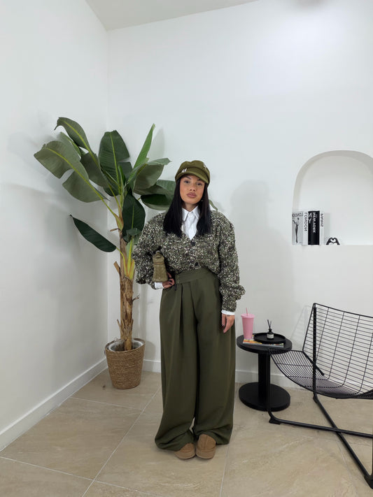 Pantalone bottoni asimmetrici